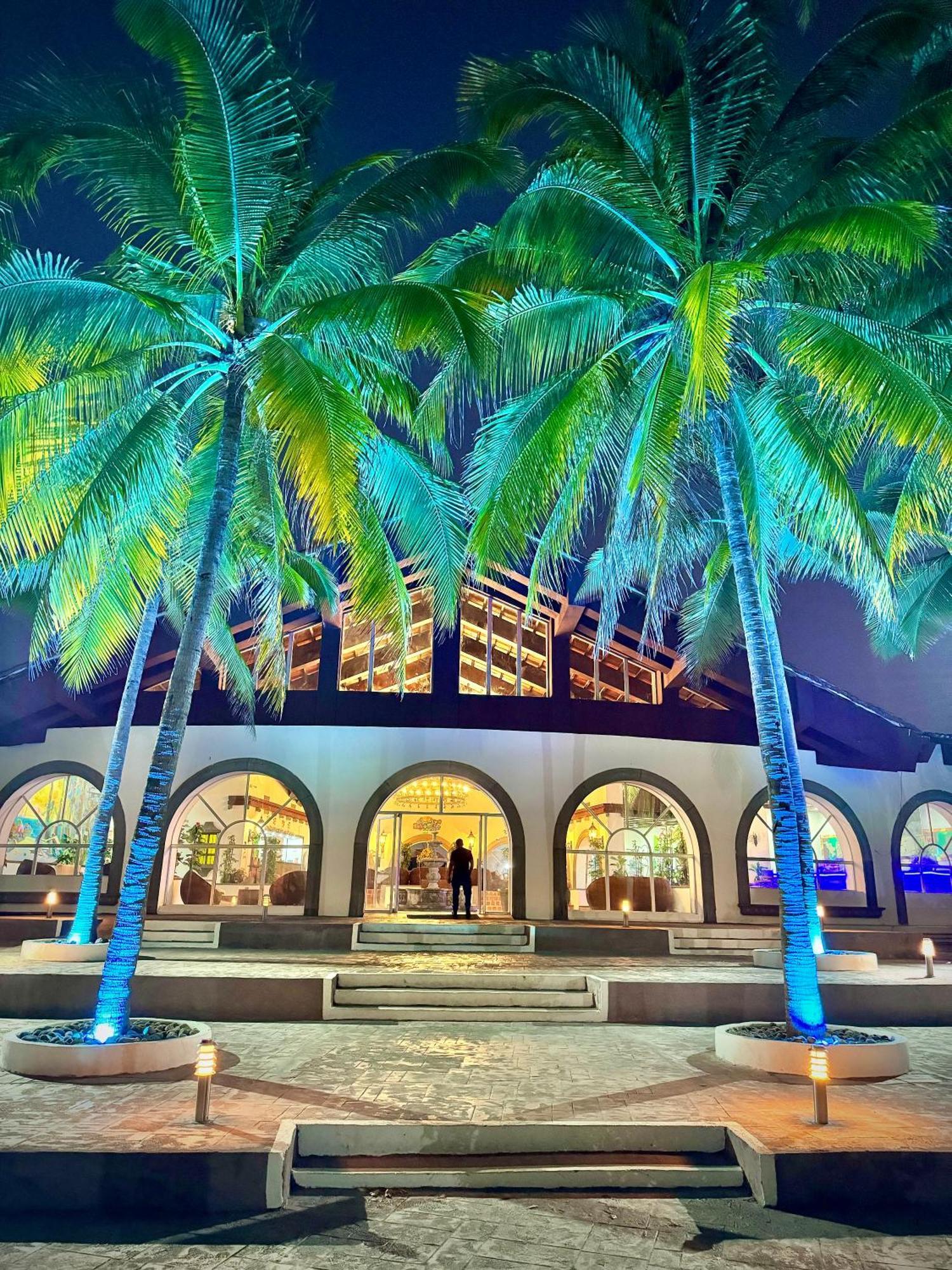 Hotel Tesoro Beach San Luis La Herradura Extérieur photo
