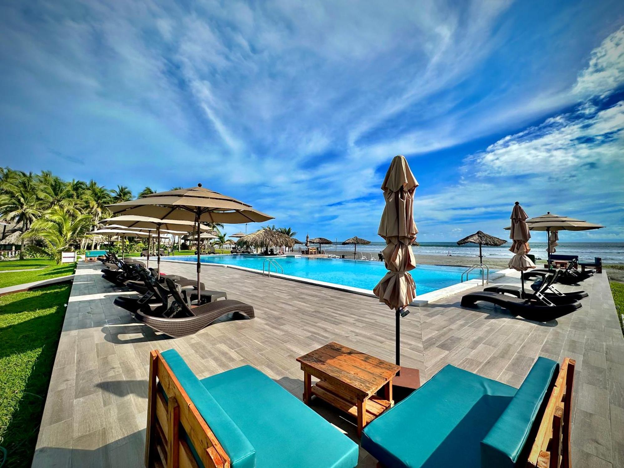 Hotel Tesoro Beach San Luis La Herradura Extérieur photo