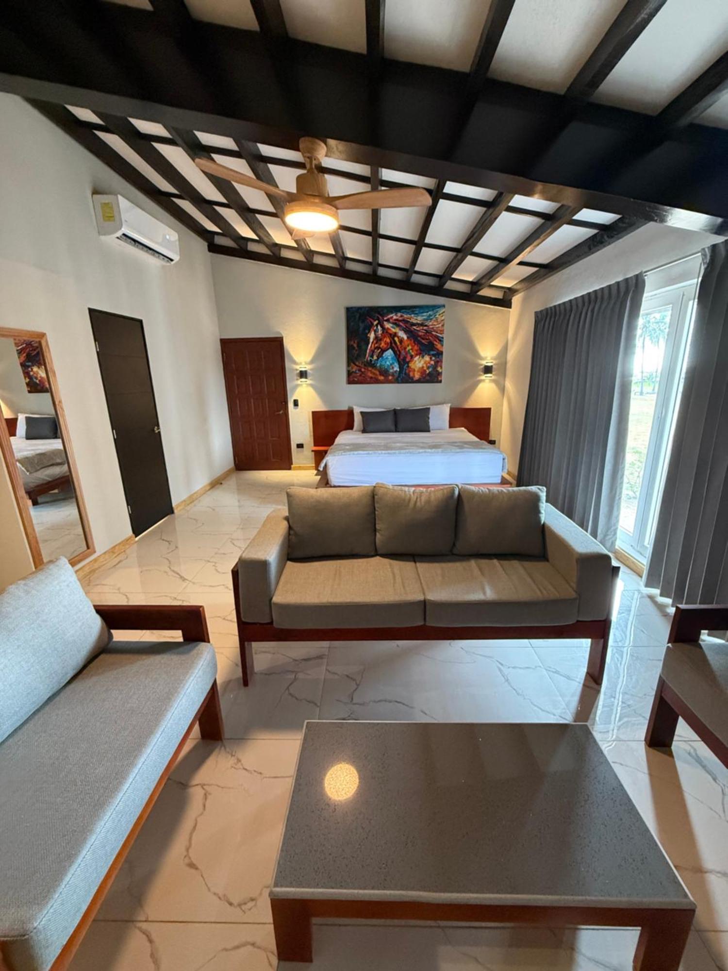 Hotel Tesoro Beach San Luis La Herradura Extérieur photo
